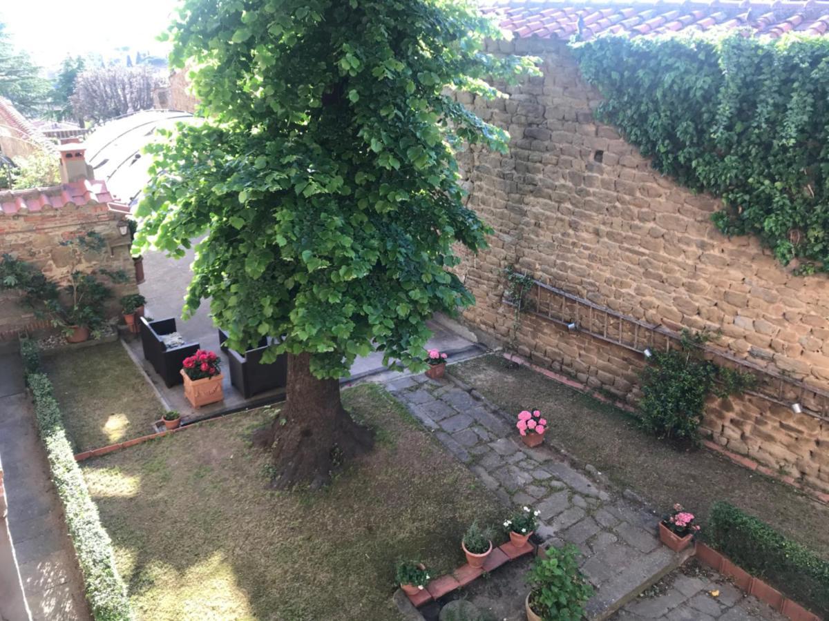 Suite Romantica Con Giardino In Dimora Storica - Camera E Appartamento - B&B Palazzo Robicci Castiglion Fiorentino Exterior photo